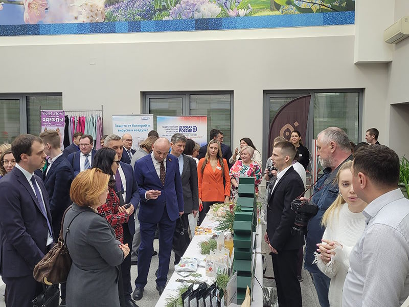 Красноярские предприниматели представили свою продукцию на региональном форуме «Крепкие семьи великой России».